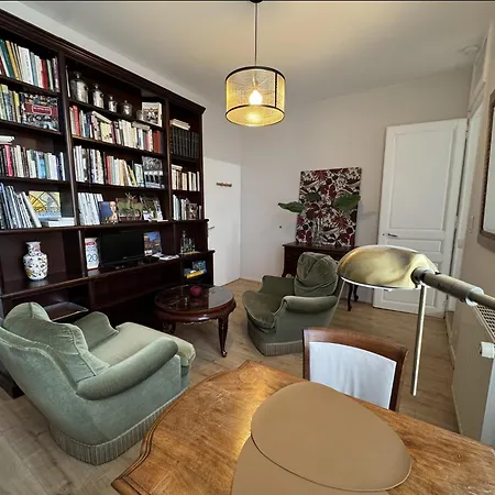 Charming In The Heart Of بيت للعطل